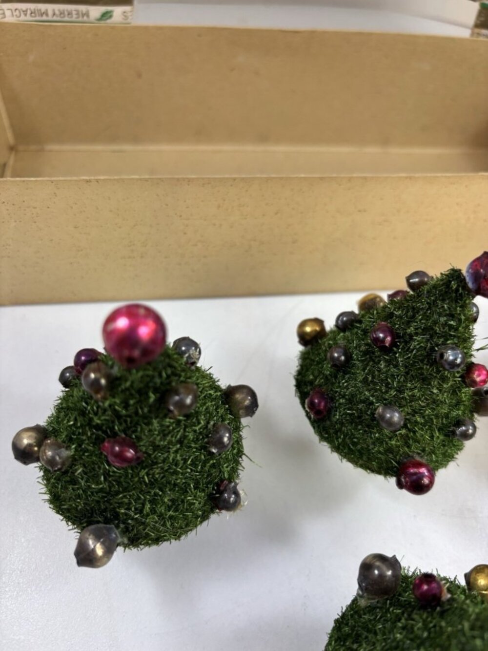 Merry Miracles Green Christmas Trees Box Of 5 Mercury Glass Holiday Japan 1950s - Picture 6 of 8